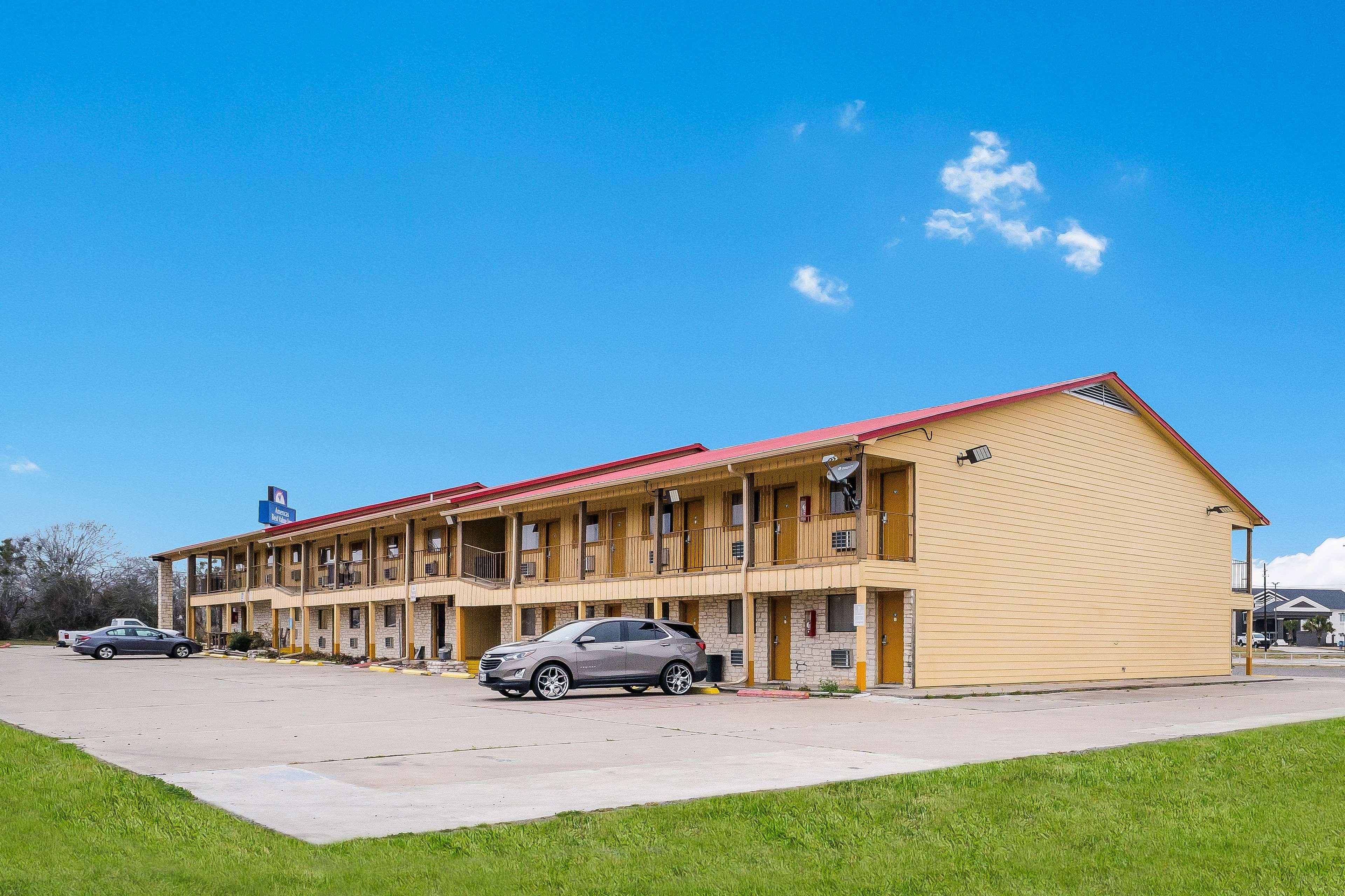 Americas Best Value Inn Refugio Exterior photo